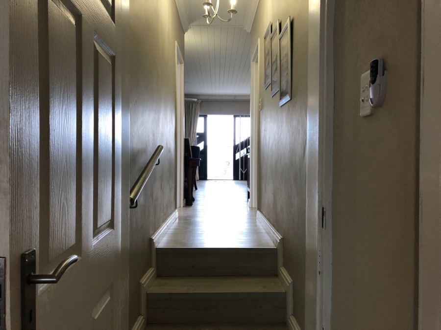 3 Bedroom Property for Sale in De Kelders Western Cape